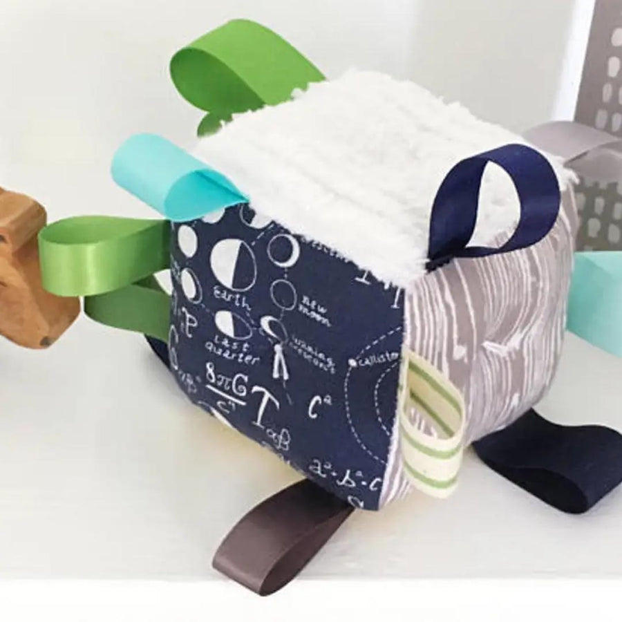 BIRD AND ELEPHANT BABY SENSORY BLOCK