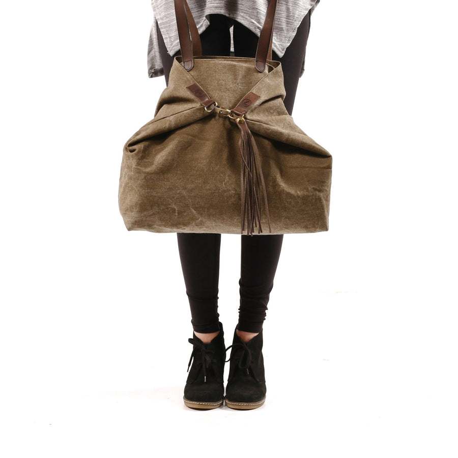 PRETTY SIMPLE WEEKENDER TOTE