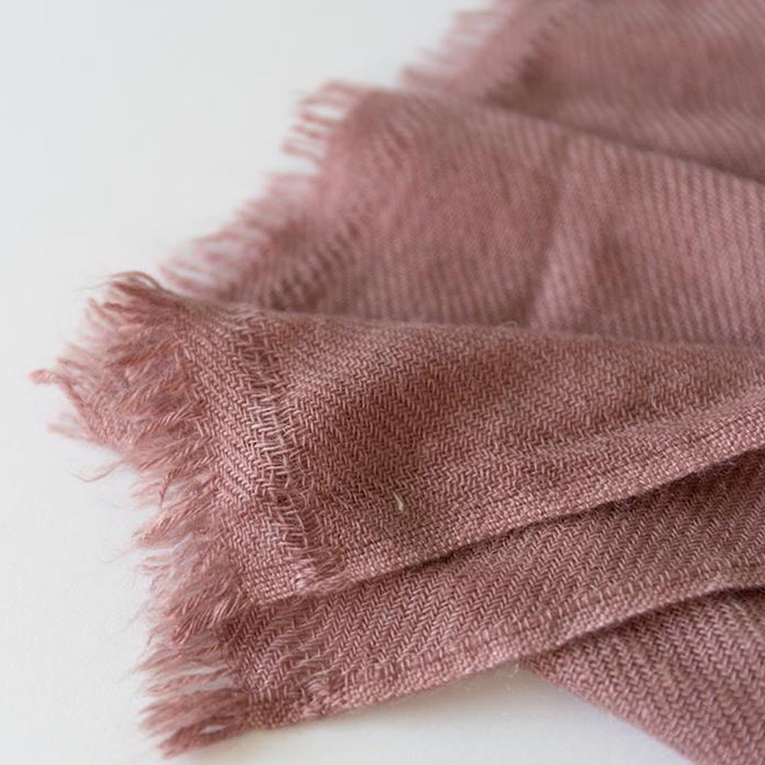FOXTAIL CASHMERE SCARF IN ANTIQUE ROSE