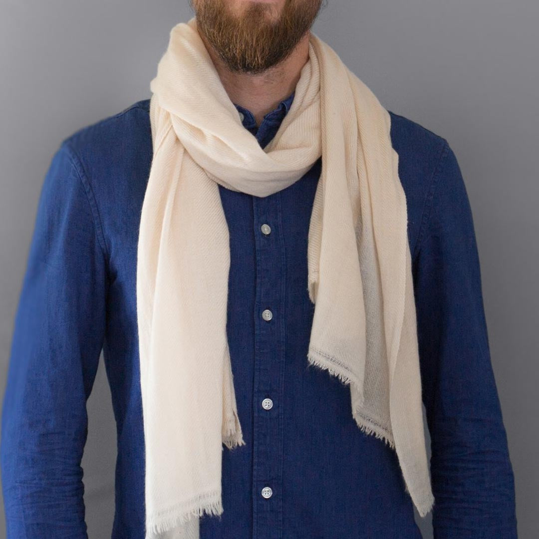 FOXTAIL CASHMERE SCARF IN CREAM